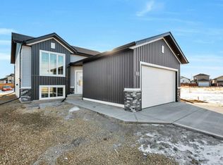 120 N Hampton Cres, Sylvan Lake, AB T4S0N2
