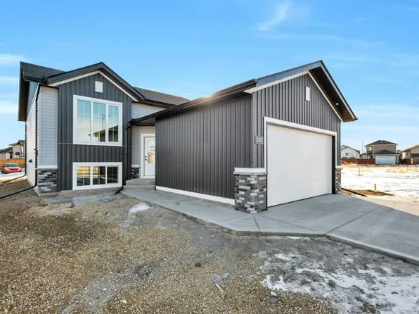 120 N Hampton Cres, Sylvan Lake, AB T4S 0N2