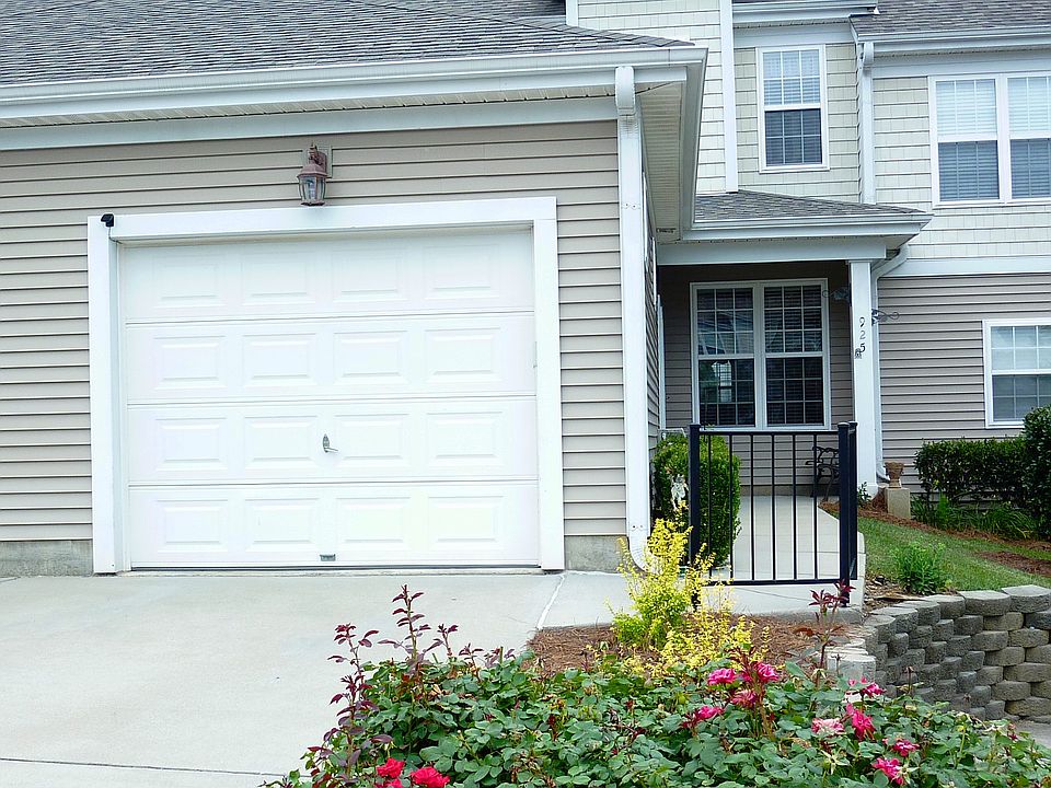 1st image of 925 Ashworth Dr #17B