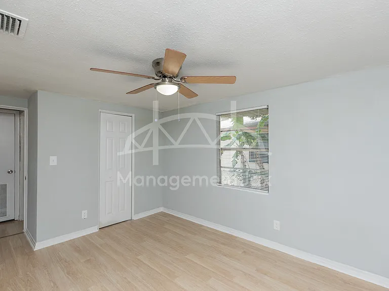 3303 Jones St — Photo 7