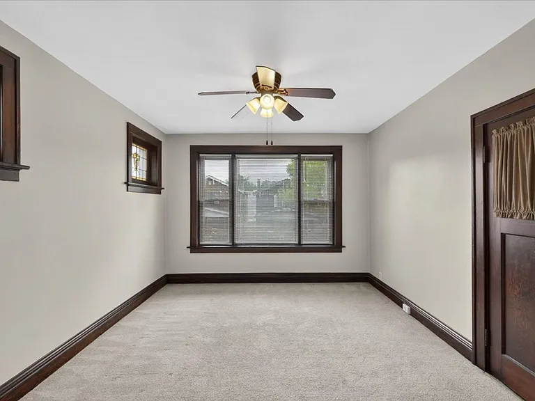3637 Bowen — Photo 11