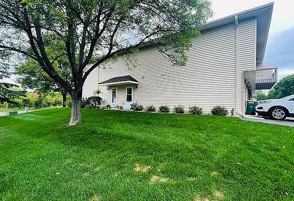 2nd image of 2349 Grenadier Ave N