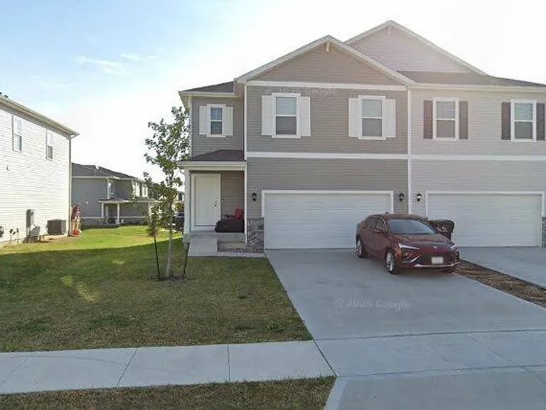 277 NW Charlestown Ln — Photo 16