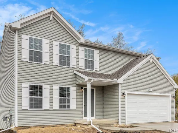 2917 Sycamore River Dr, Fowlerville, MI 48836