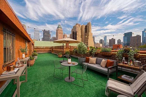 458 W 52nd St Photo 1