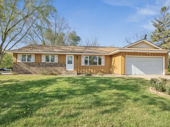 1111 Lowell Cir, Apple Valley, MN 55124