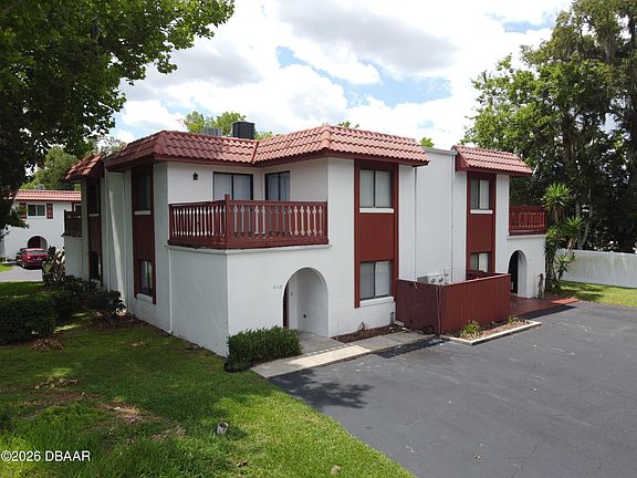 3rd image of 2118 Oak Meadow Cir