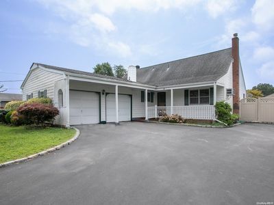 12 Wexford Drive, Oakdale, NY, 11769