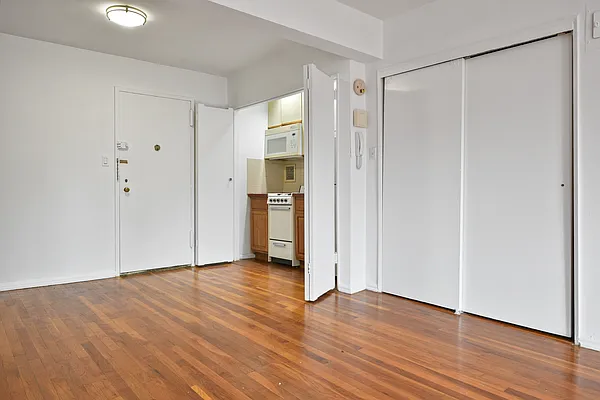 Sold by Oxford Property Group | media 9