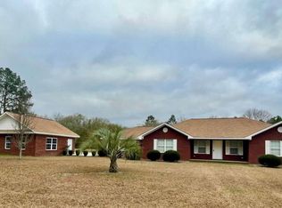 719 W Barnard St, Glennville, GA 30427