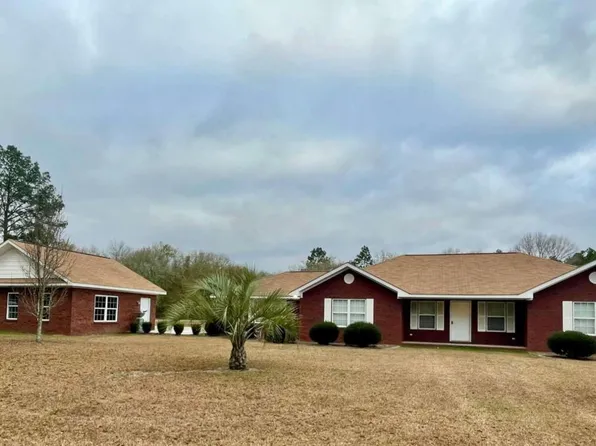 719 W Barnard St, Glennville, GA 30427