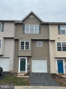 15 Mistala Ct, Inwood, WV, 25428