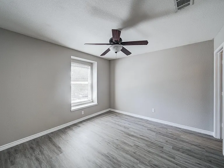 6908 Planters Row Dr — Photo 16