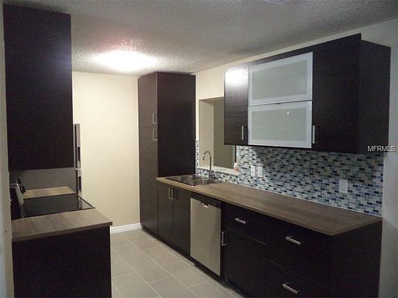 5th image of 1409 W Winnemissett Ave