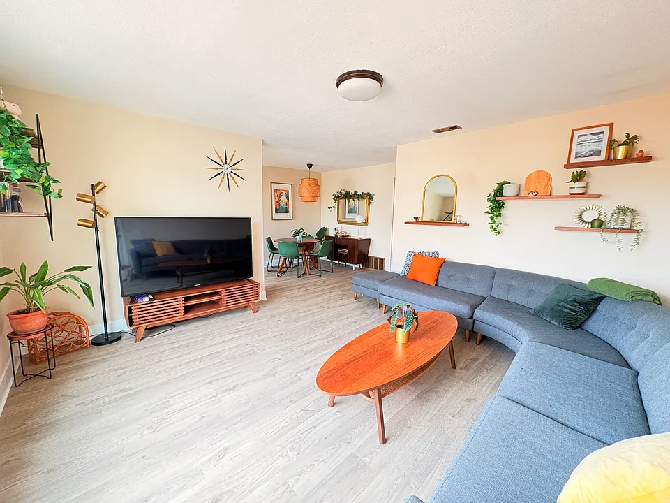 4329 Central Ave #4