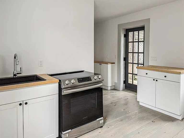 30 Union St #1 — Photo 7
