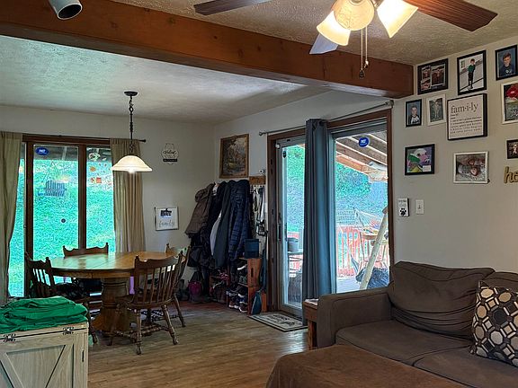 3rd image of 85 Knipp Rd