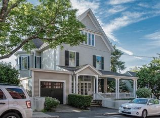 16 Washington Sq, Marblehead, MA 01945