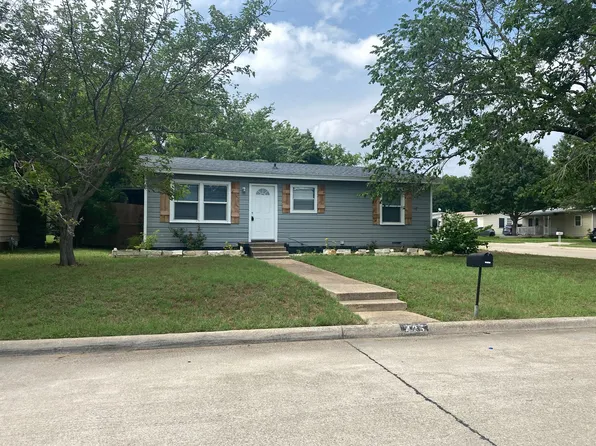 425 Wanda Way, Hurst, TX 76053