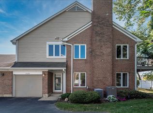 1510 Kendal Ct, Arlington Heights, IL 60004