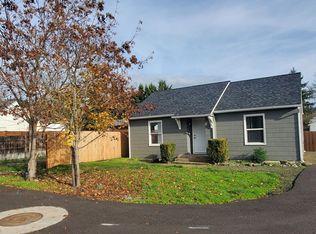 137 NE Flagg St, Roseburg, OR 97470