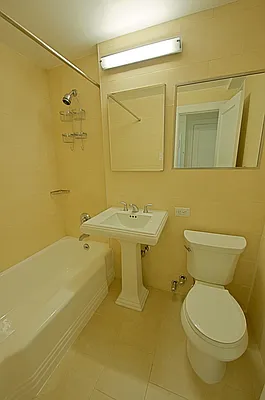 Rented by Stonehenge NYC LLC | media 25