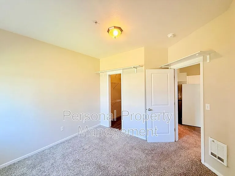 116 S Main Ave — Photo 5