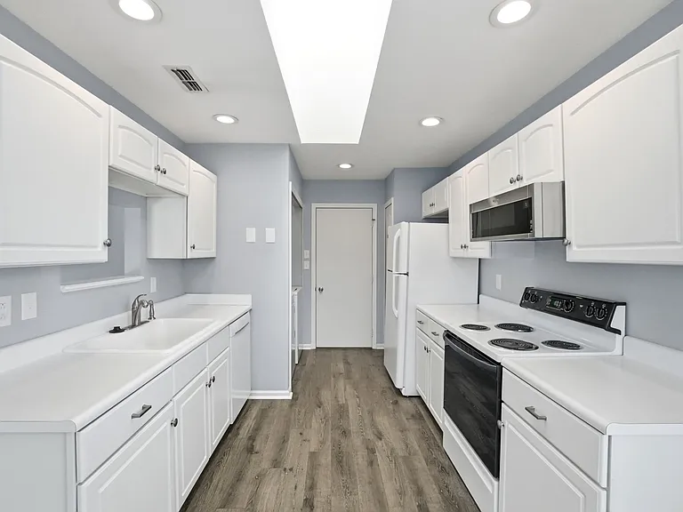 9083 Marquis Dr — Photo 10