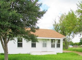 617 James St, Refugio, TX 78377