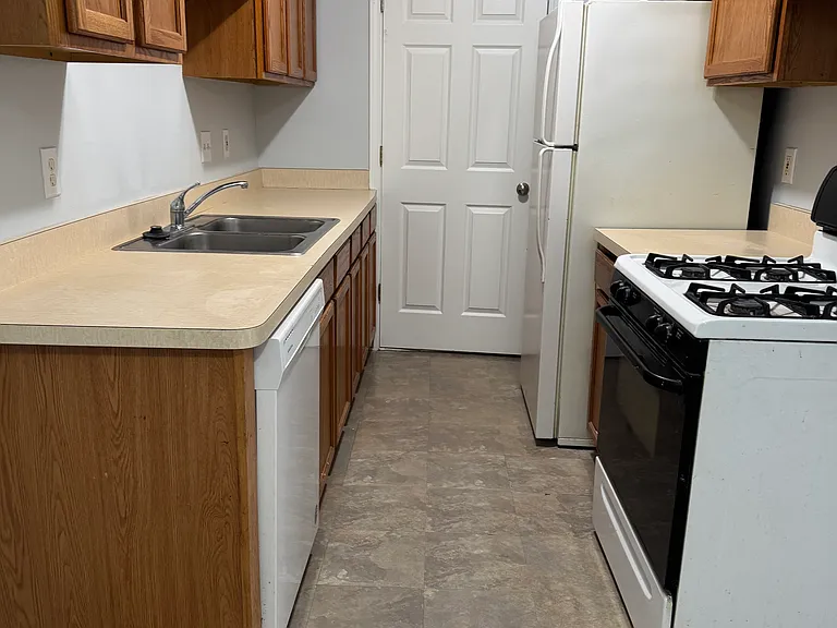 28173 Raleigh Crescent Dr — Photo 6