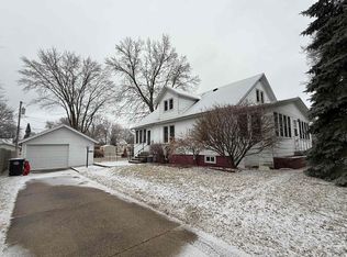 724 S Hamlin St, Shawano, WI 54166