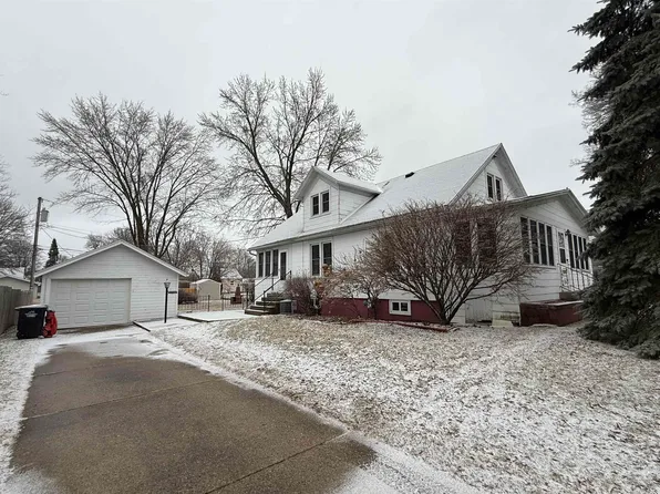 724 S Hamlin St, Shawano, WI 54166