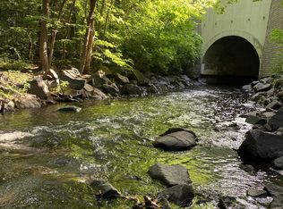 2813 Robbins St, Minneapolis, MN 55410