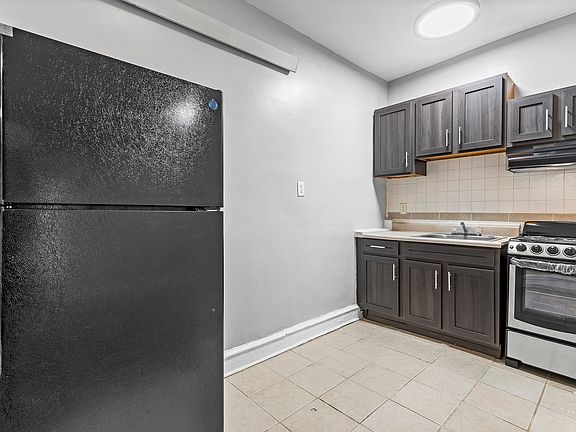 4th image of 2100 W Tioga St APT 309