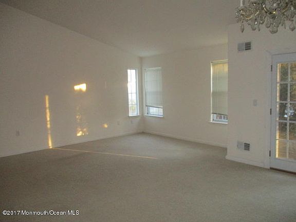3rd image of 931 Liverpool Circle #A
