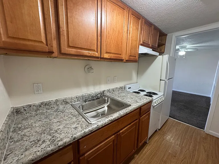 Greenleaf Apartments — Photo 19