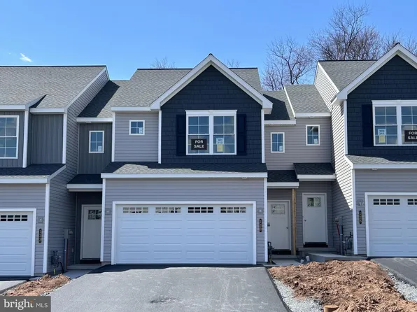 130 Magnolia Dr, Middletown, PA 17057