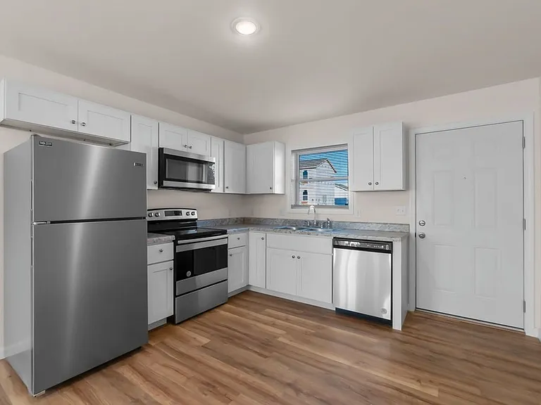 175 Highland Hills Dr — Photo 2