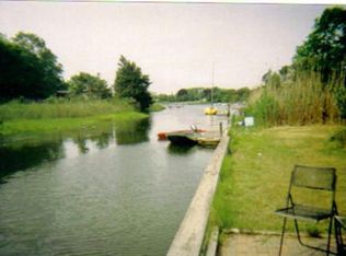 154 Springville Rd, Hampton Bays, NY 11946