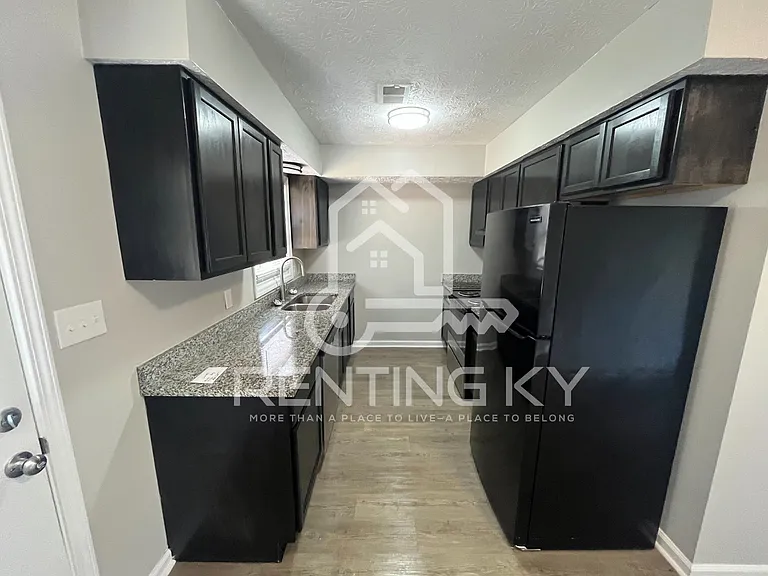 1661 Foxhaven Dr — Photo 4