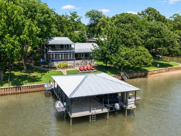 154 Bayside Cir, Malakoff, TX 75148