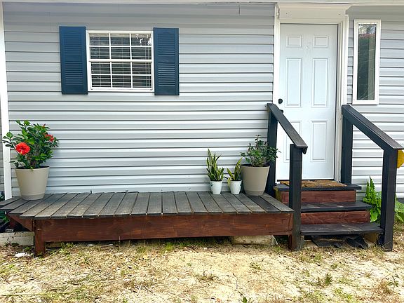 2nd image of 421 SW Lee Ave
