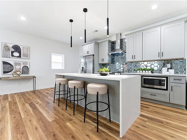 1386 Elizabeth Ave SW — Photo 8