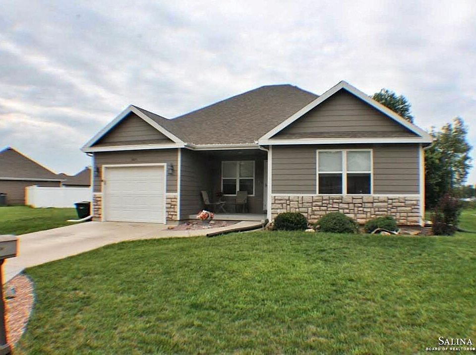 1st image of 3024 Stone Creek Ct
