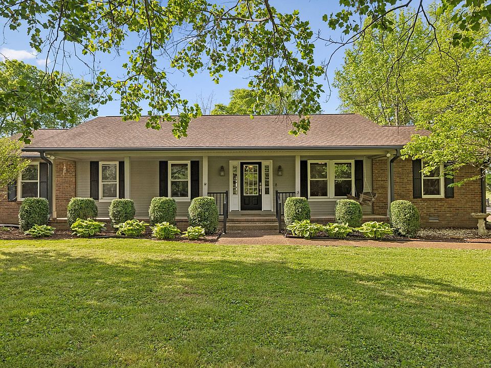1st image of 3513 Meadowwood Dr