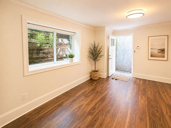 3rd image of 2937 Edgemont Blvd #B