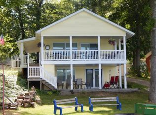 8930 Deer Point Dr, Newaygo, MI