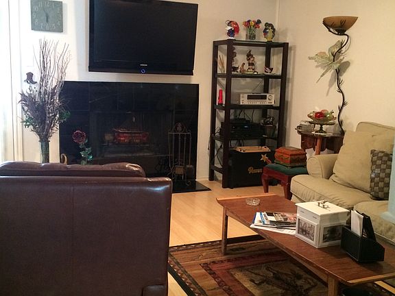 Den/Living area/small dining
