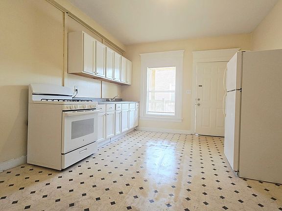 2nd image of 301-303 N Longwood St #303-B