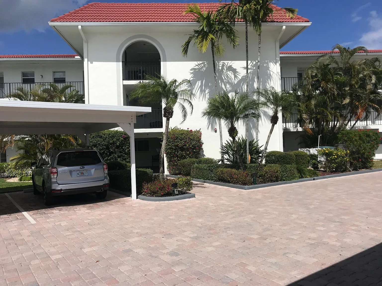 2 bed, 1015 sqft, $2,100 — Photo 2